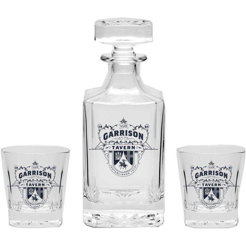 Conjunto Garrafa Decanter + 2 Copos - Peaky Blinders: Garrison Tavern Conjunto Garrafa Decanter + 2 Copos - Peaky Blinders: Garrison Tavern