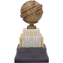 Figura Nemesis Now - DC The Daily Planet 22CM